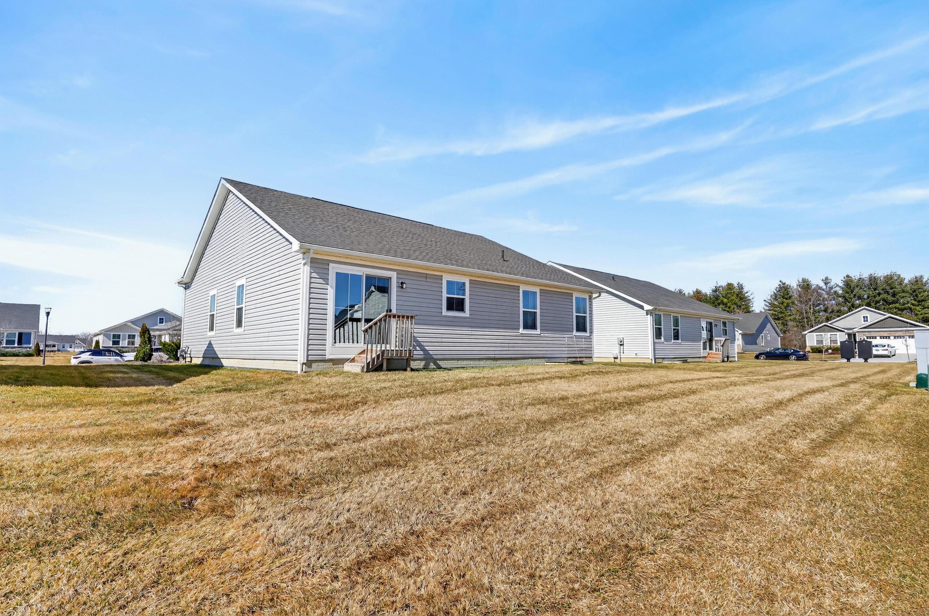 61 Firenze Road Delaware, OH 43015 - Photo 3 of 25 03_beyc69a5d81178103