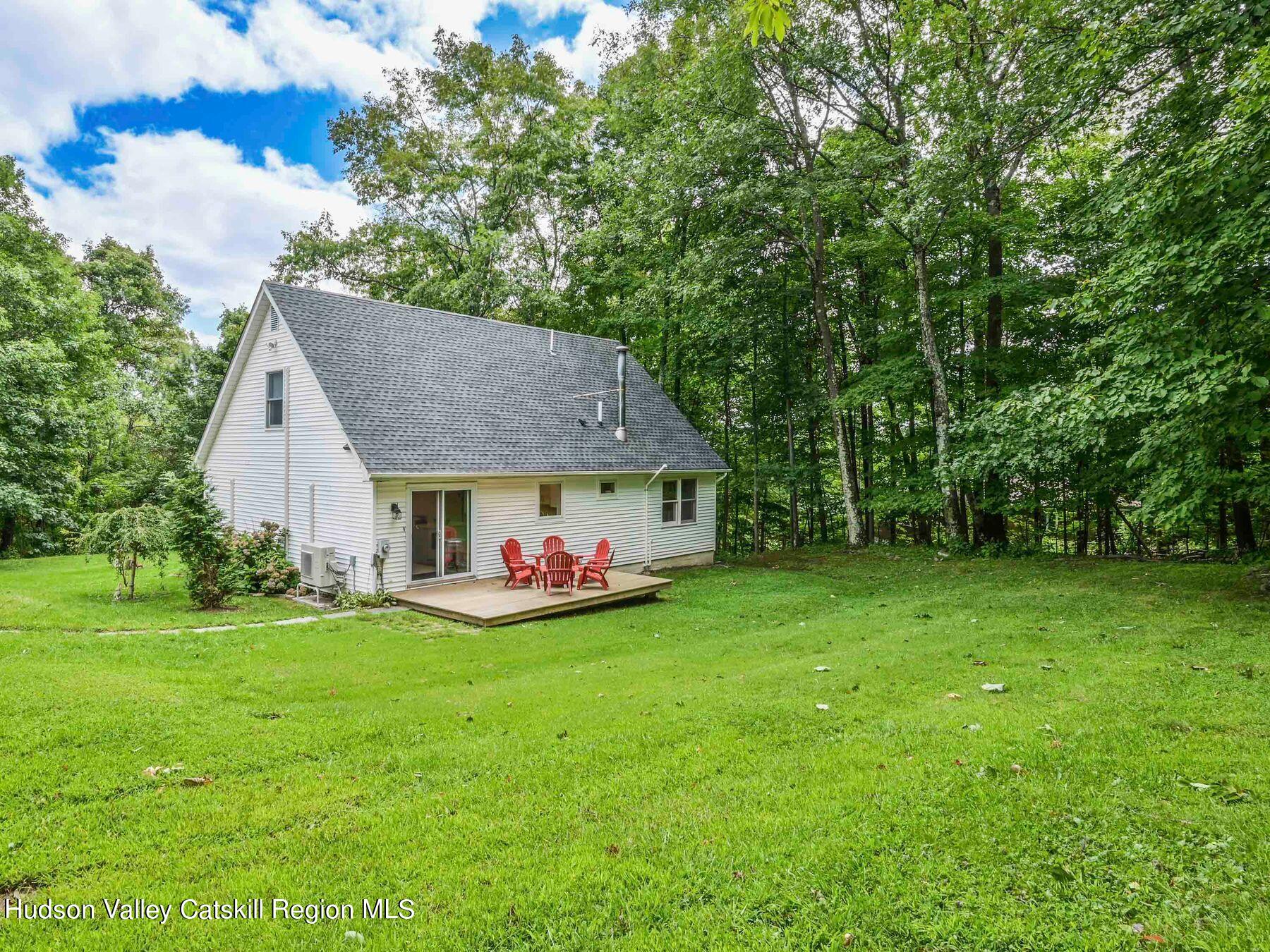 14 Red Maple Road Shokan, NY 12481 - Photo 29 of 34 a view of a house with backyard and garden