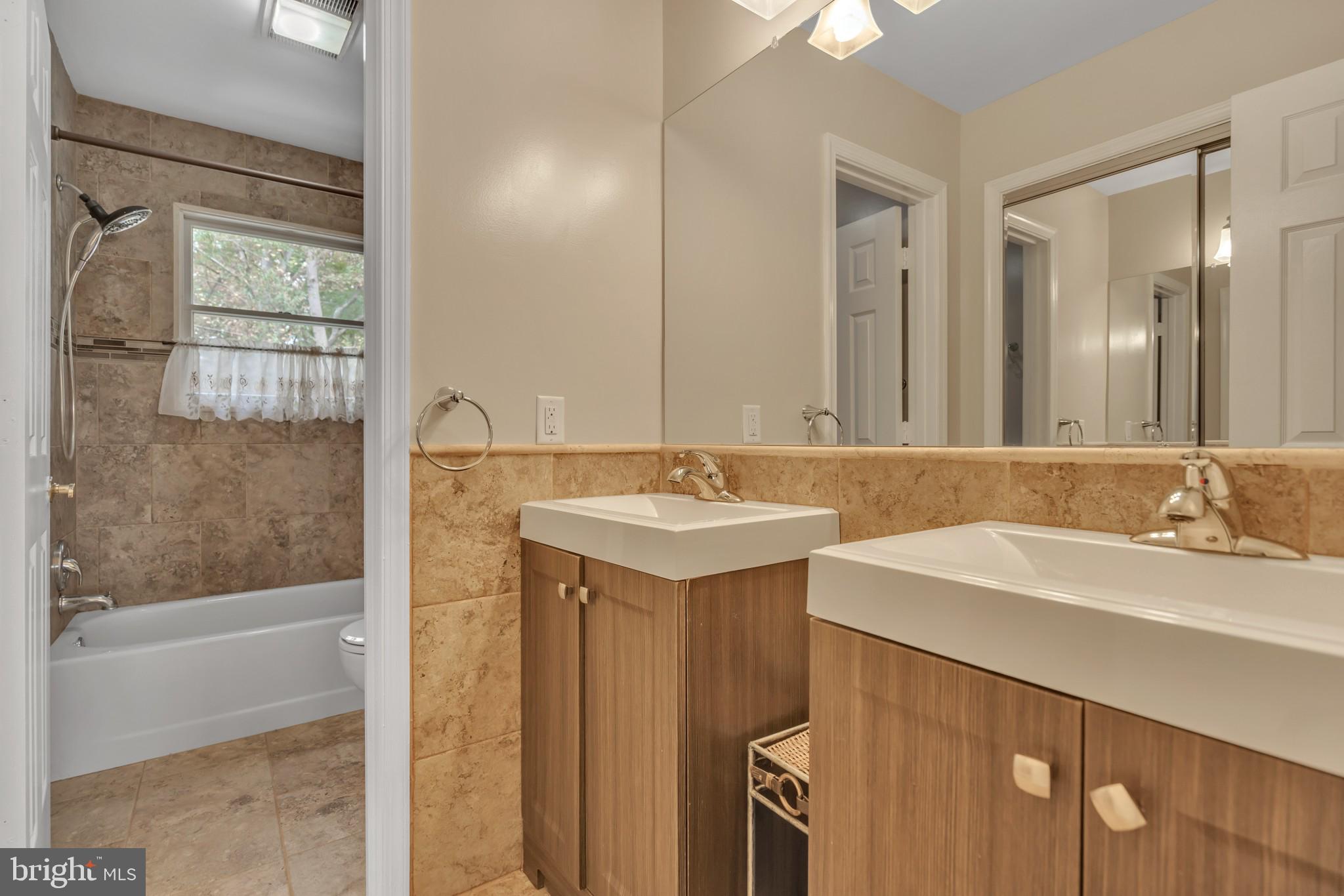 7029 Highbridge Road Bowie, MD 20720 - Photo 25 of 47 Full Master Bath