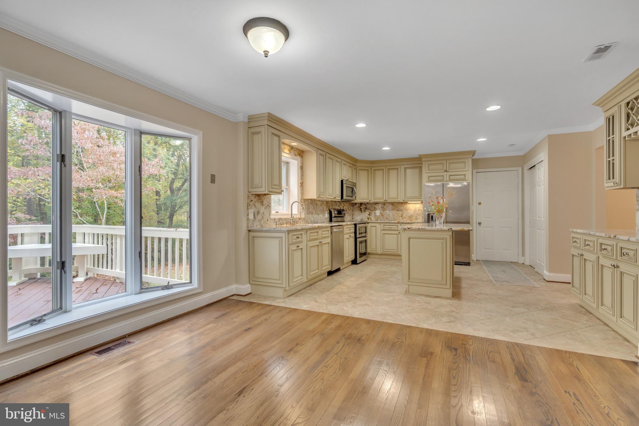 Eat In Kitchen