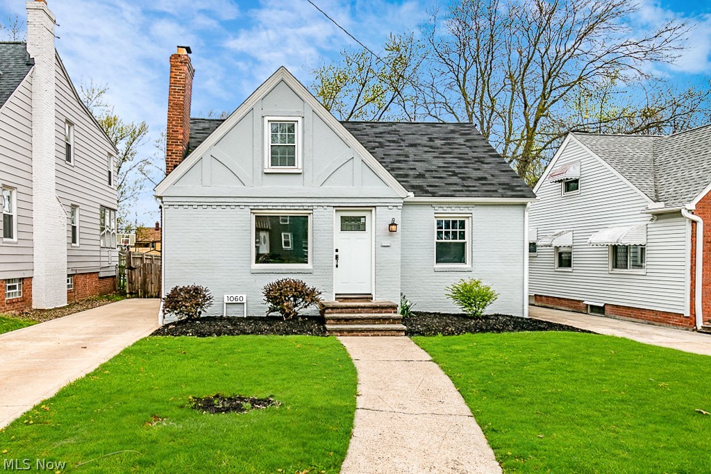 1060 Woodview Road Cleveland, OH 44121 - Photo 1 of 28