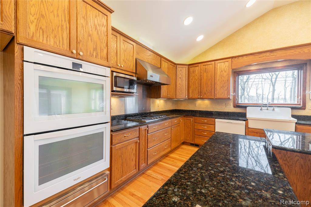 7611 Ferry Road Grosse Ile, MI 48138 - Photo 15 of 51