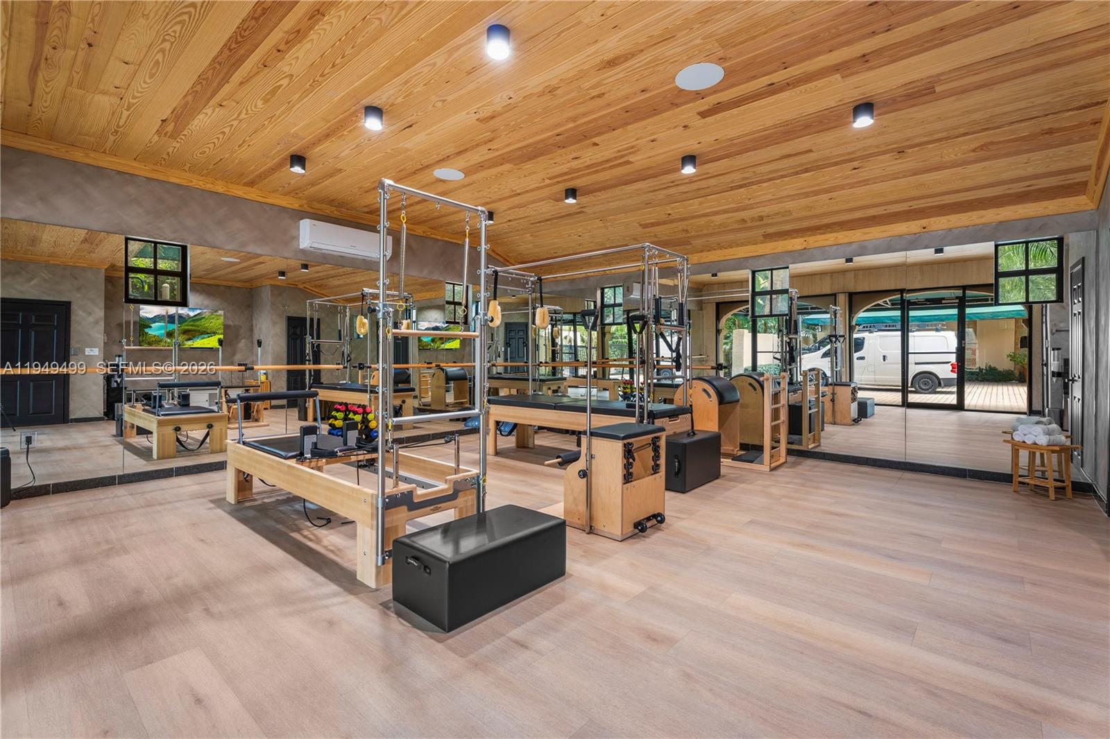 1643 Brickell Avenue, Unit 2506 Miami, FL 33129 - Photo 48 of 85 Pilates Studio