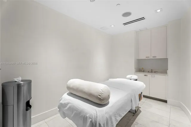 $2,250,000 | 1643 Brickell Avenue, Unit 2506, Miami, FL 33129