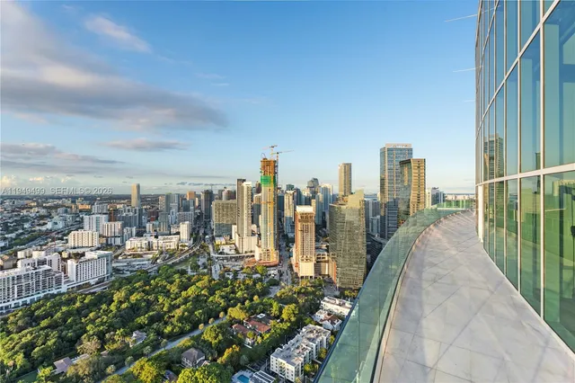 $2,250,000 | 1643 Brickell Avenue, Unit 2506, Miami, FL 33129