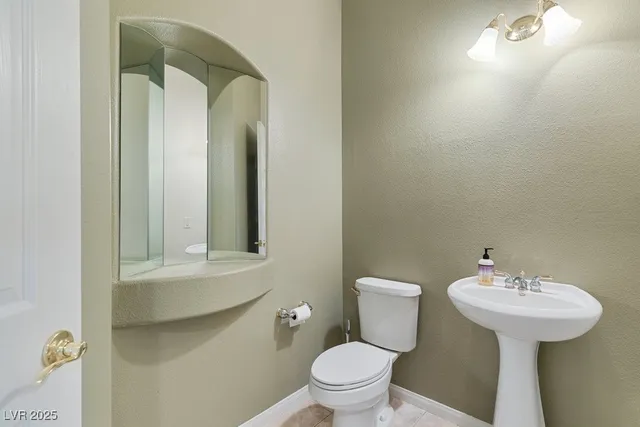 $950,000 | 7550 Jacaranda Bay Street, Las Vegas, NV 89139