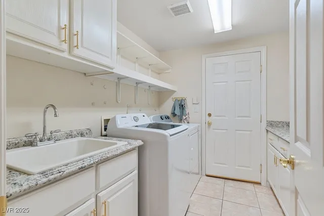 $950,000 | 7550 Jacaranda Bay Street, Las Vegas, NV 89139