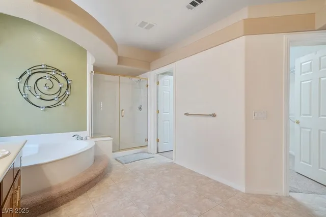 $950,000 | 7550 Jacaranda Bay Street, Las Vegas, NV 89139