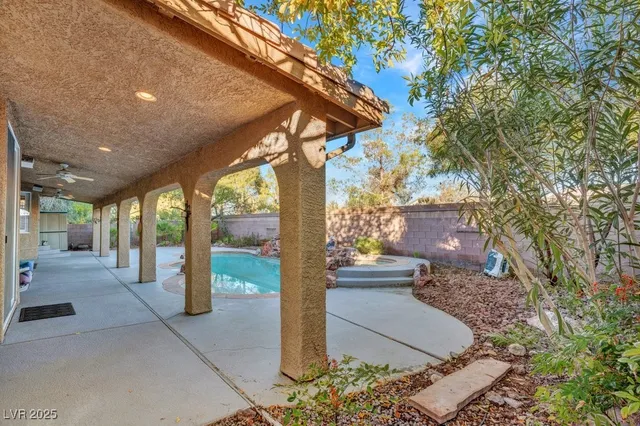 $950,000 | 7550 Jacaranda Bay Street, Las Vegas, NV 89139