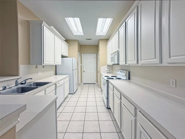 $1,750 | 63 Ledgestone Place, The Woodlands, TX 77382