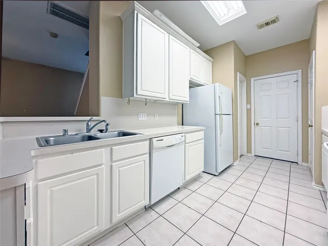 $1,750 | 63 Ledgestone Place, The Woodlands, TX 77382