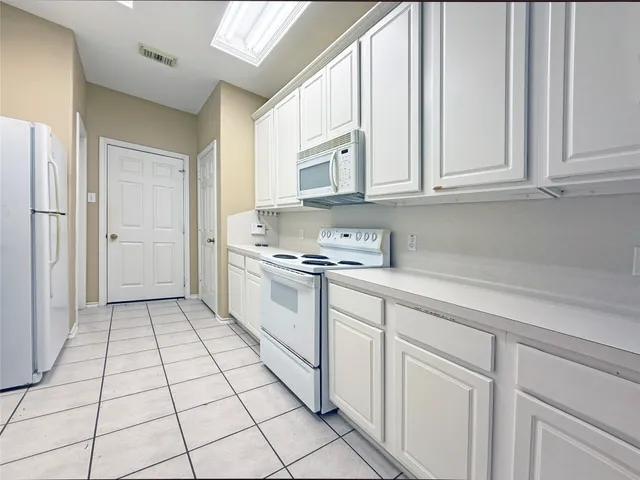 $1,750 | 63 Ledgestone Place, The Woodlands, TX 77382