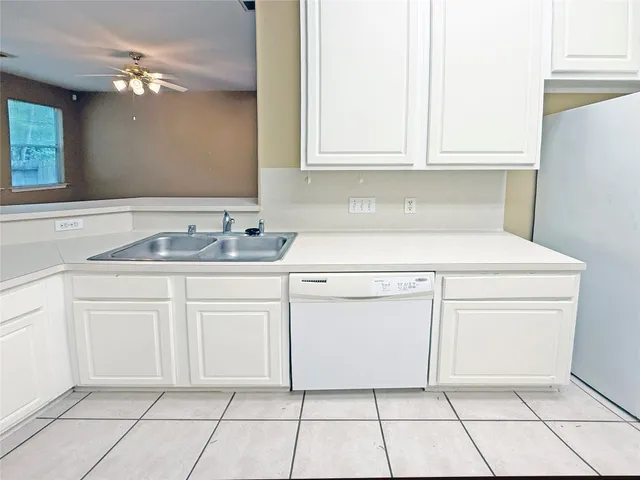 $1,750 | 63 Ledgestone Place, The Woodlands, TX 77382