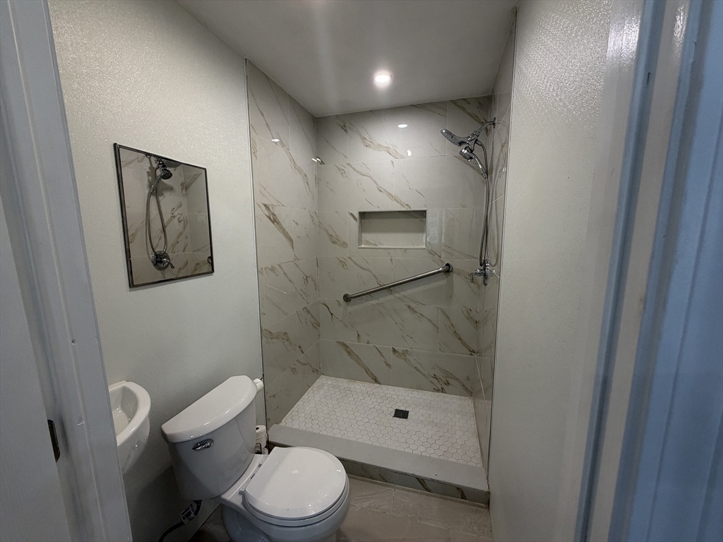 75 Draper Avenue, Unit 75 Mansfield, MA 02048 - Photo 9 of 17