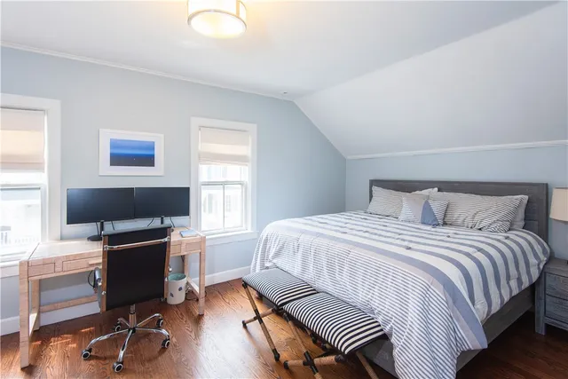 $3,500 | 32 Hammond Street, Newport, RI 02840