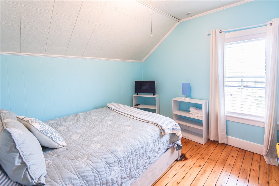 32 Hammond Street Newport, RI 02840 - Photo 21 of 30