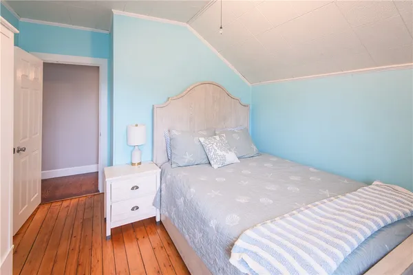 $3,500 | 32 Hammond Street, Newport, RI 02840