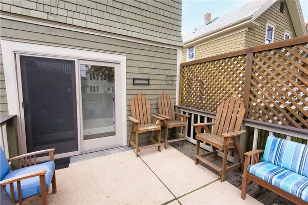 $3,500 | 32 Hammond Street, Newport, RI 02840