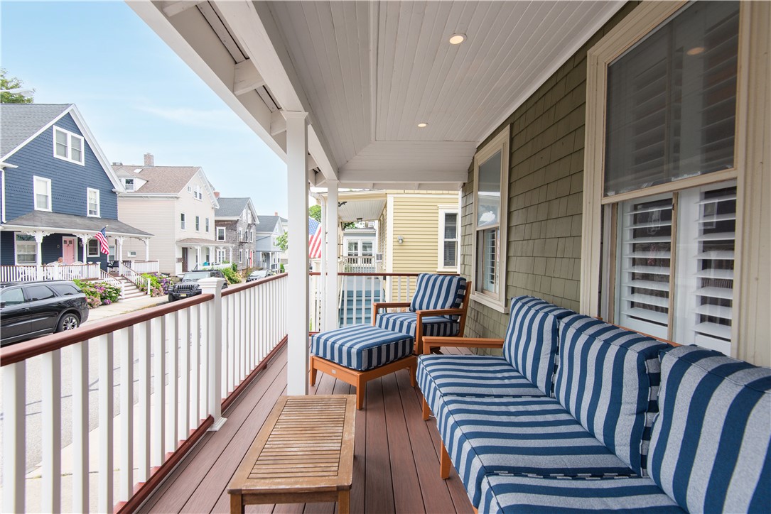 32 Hammond Street Newport, RI 02840 - Photo 3 of 30