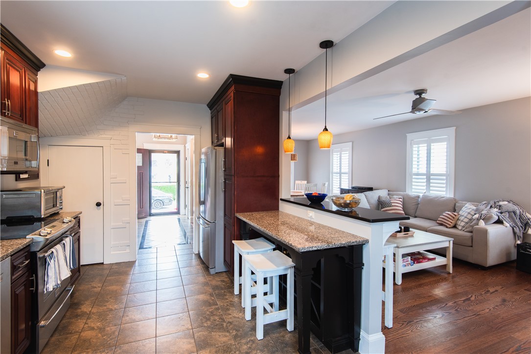 32 Hammond Street Newport, RI 02840 - Photo 8 of 30