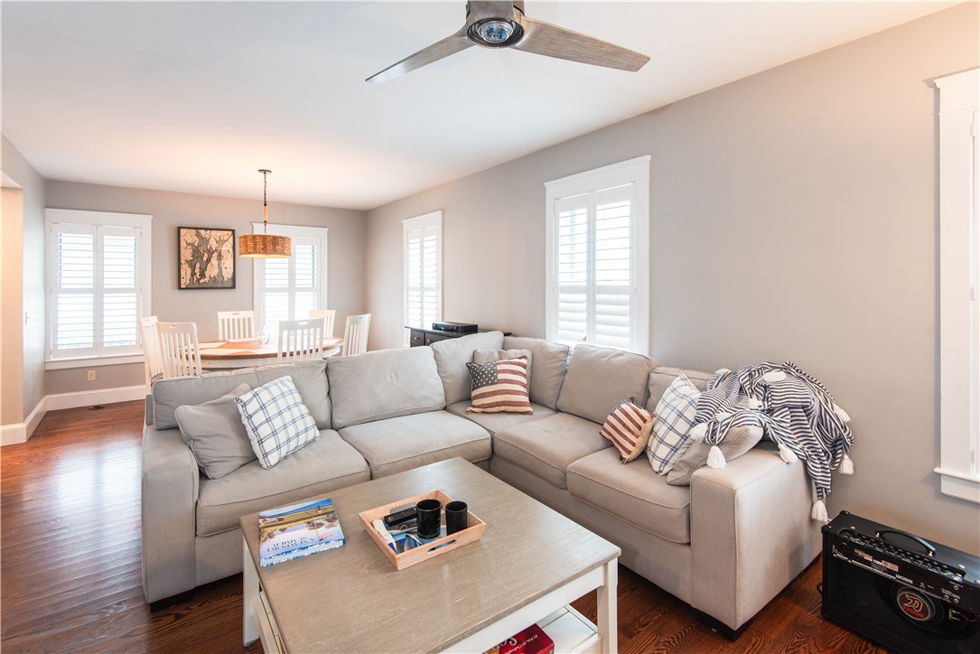 32 Hammond Street Newport, RI 02840 - Photo 10 of 30