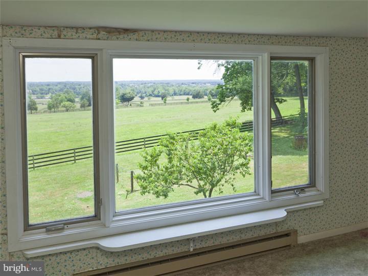 122 Woosamonsa Road Pennington, NJ 08534 - Photo 4 of 14