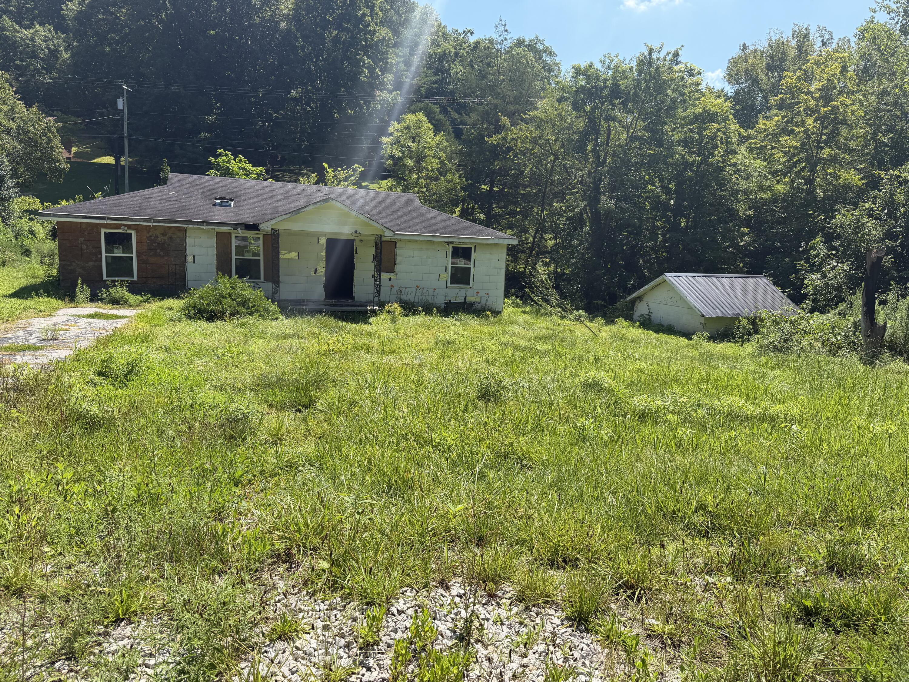 6733 South Wilderness Road Mount Vernon, KY 40456 - Photo 1 of 3 IMG_0011