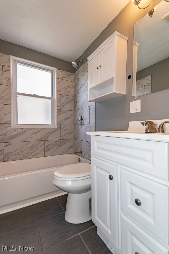 13200 Grannis Road Cleveland, OH 44125 - Photo 12 of 31 1st floor Bathroom