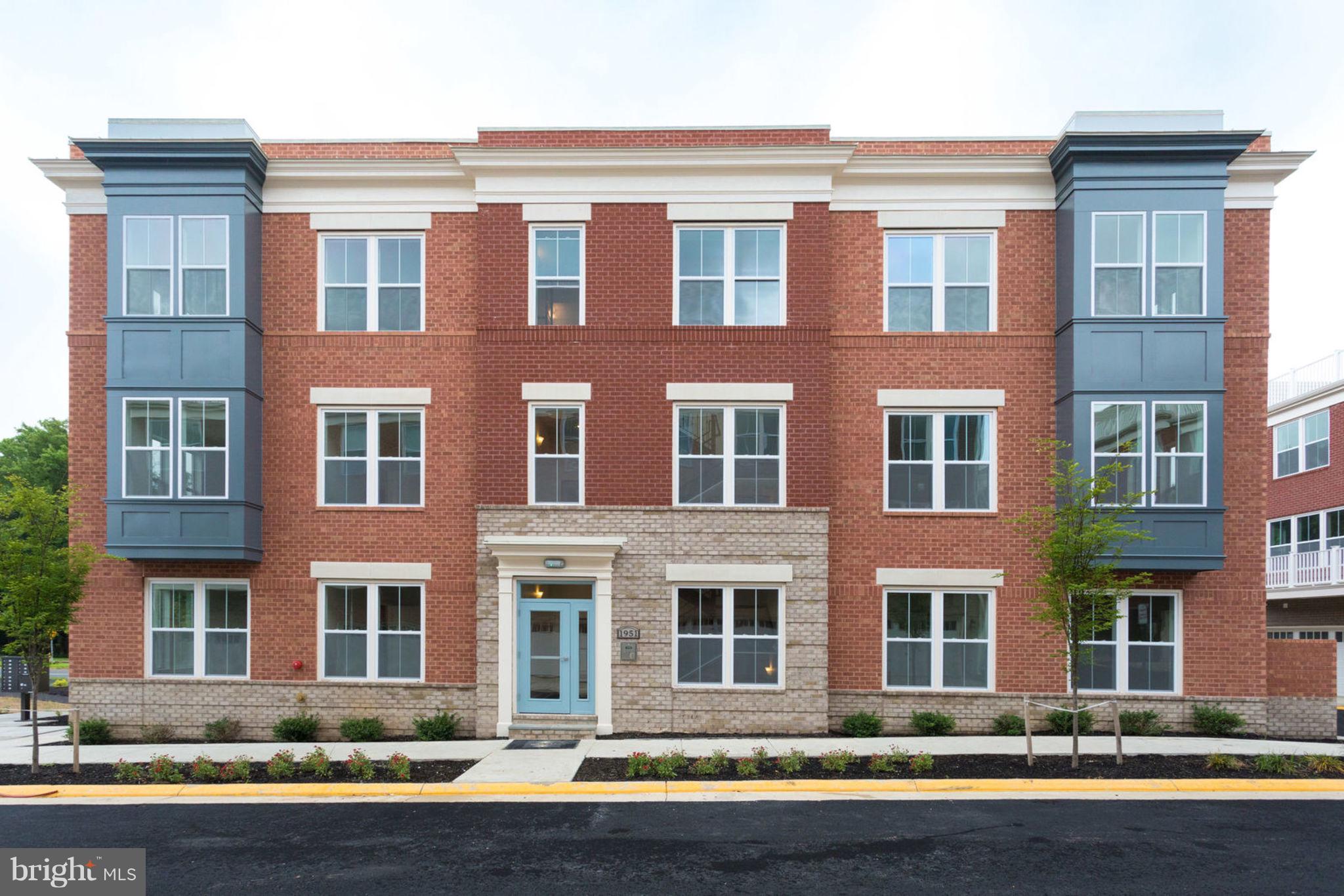 1951 Reston Valley Way, Unit 9 Reston, VA 20191 - Photo 2 of 9 WELCOME HOME!