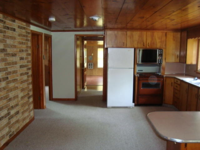 8495 Bayview Road Onekama, MI 49675 - Photo 17 of 29 DSC03451