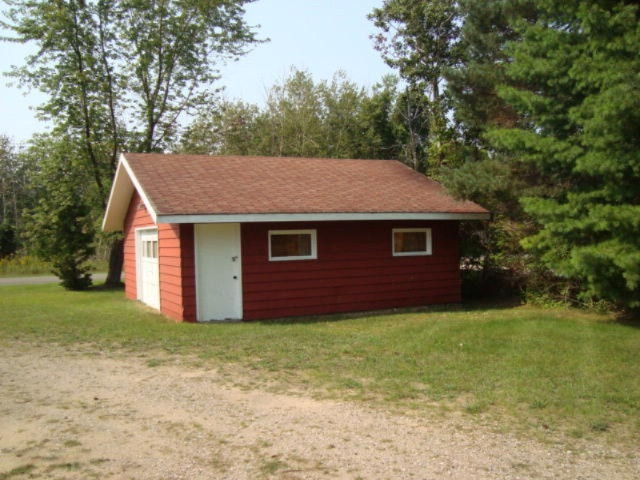 8495 Bayview Road Onekama, MI 49675 - Photo 21 of 29 DSC03457