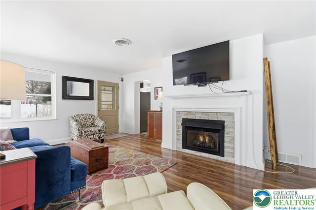 $2,450 | 1620 North 19th Street, Allentown, PA 18104