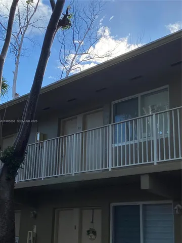 $1,750 | 6330 Southwest 79th Street, Unit 23, South Miami, FL 33143