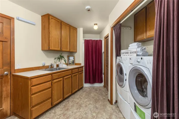 $5,600 | 17248 Northeast 125th Street, Redmond, WA 98052