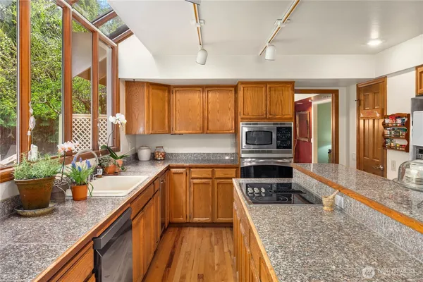 $5,600 | 17248 Northeast 125th Street, Redmond, WA 98052