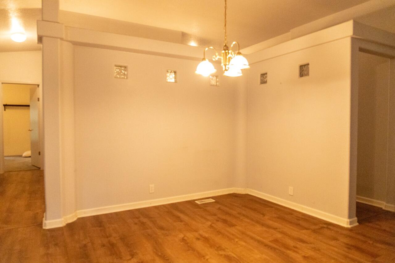 3411 East Langell Valley Road Bonanza, OR 97623 - Photo 15 of 43 Dining Room