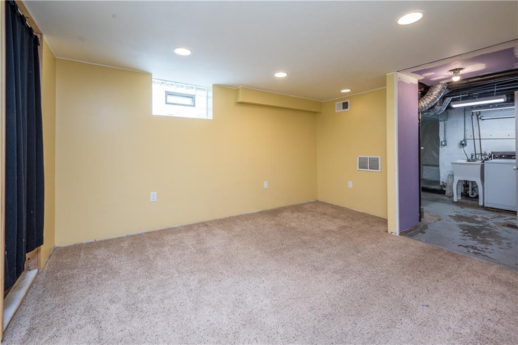 2138 Swallow Hill Road Pittsburgh, PA 15220 - Photo 20 of 29 a view of an empty room