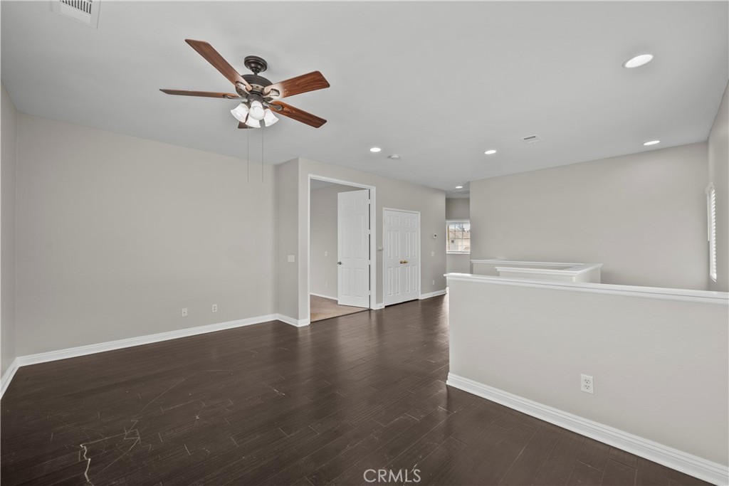 5741 Spice Street Lancaster, CA 93536 - Photo 25 of 44 Foyer