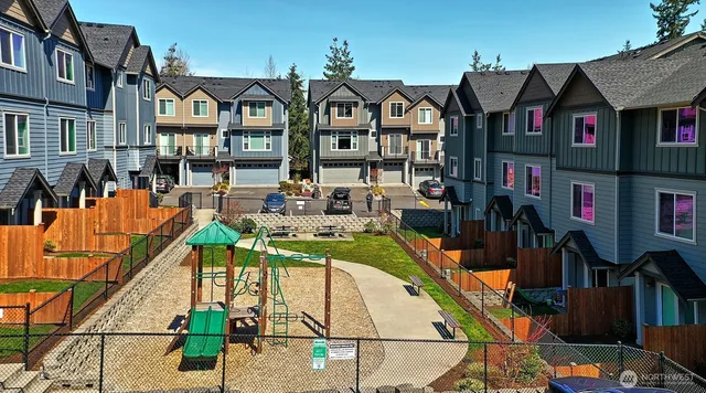 $2,850 | 10502 14th Drive Southeast, Everett, WA 98208