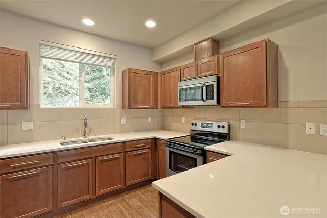 $2,850 | 10502 14th Drive Southeast, Everett, WA 98208