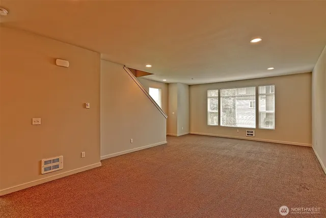 $2,850 | 10502 14th Drive Southeast, Everett, WA 98208