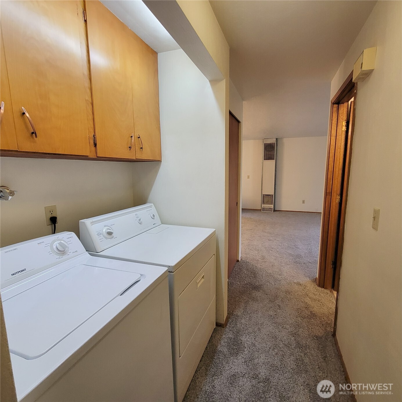 1901 Northeast 30th Street Bremerton, WA 98310 - Photo 28 of 31 a utility room with dryer and washer