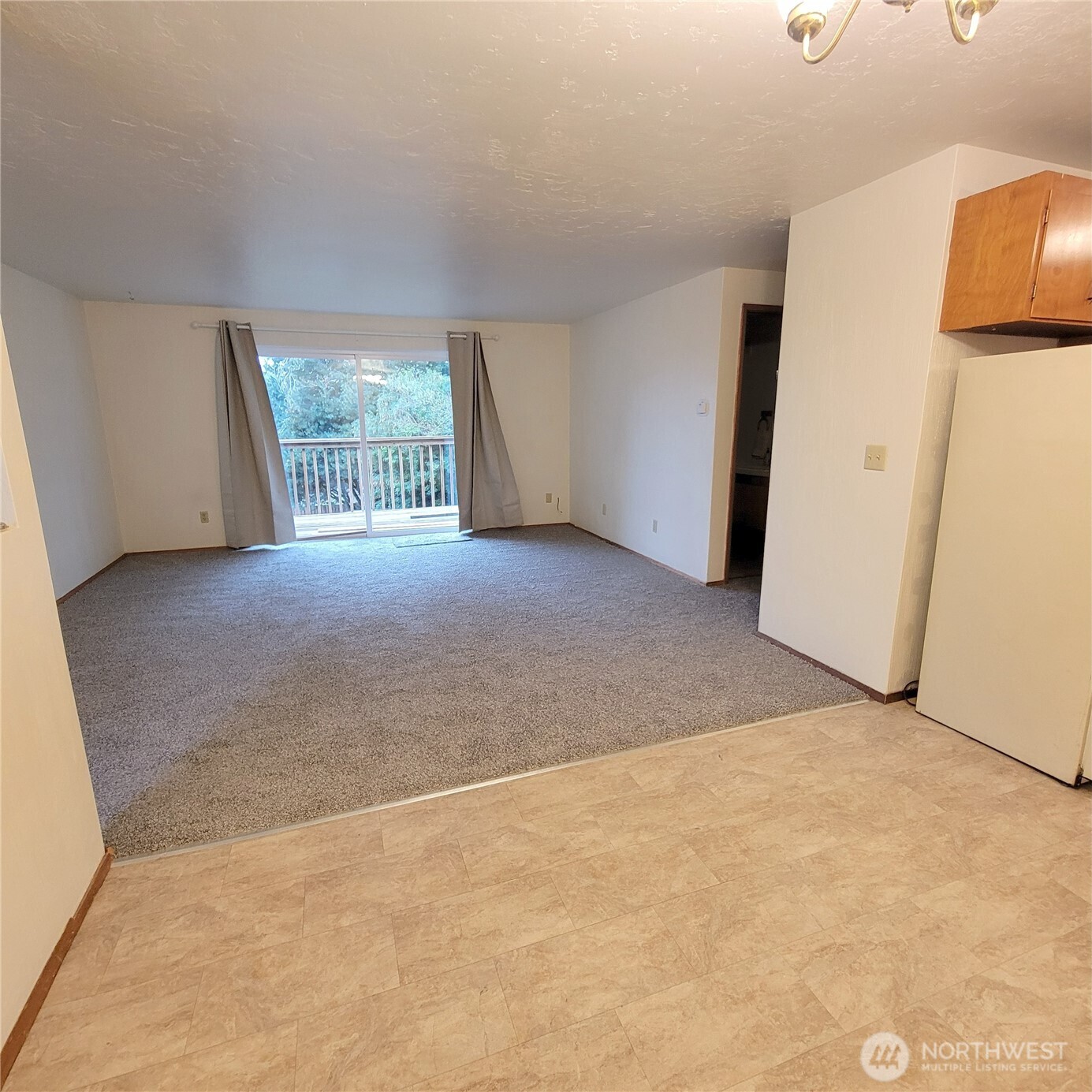 1901 Northeast 30th Street Bremerton, WA 98310 - Photo 29 of 31 an empty room with windows