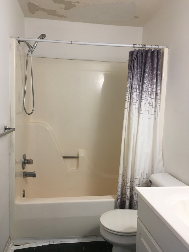 210 Riderwood Drive Dalton, GA 30721 - Photo 14 of 20 Bathroom 2