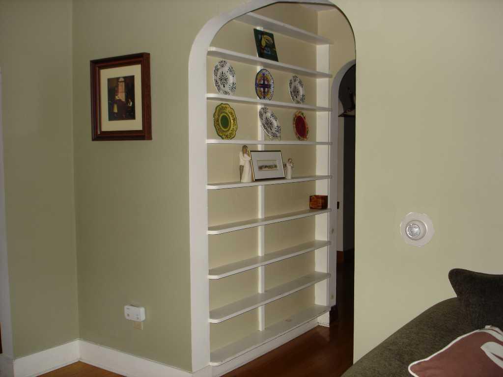 148 Ridgeway Avenue Pittsfield, MA 01201 - Photo 3 of 15 Living room to hall