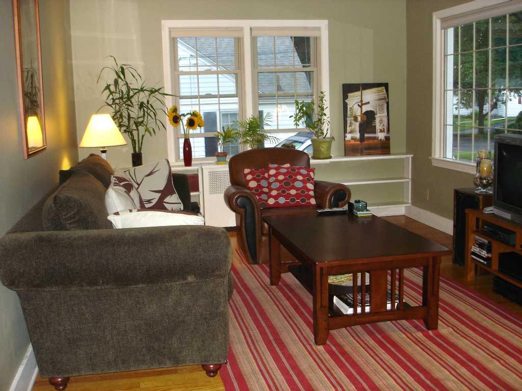 148 Ridgeway Avenue Pittsfield, MA 01201 - Photo 4 of 15 Living room