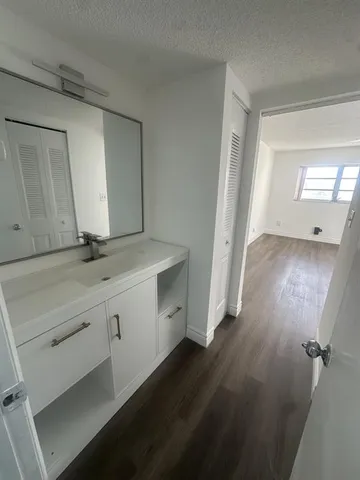 $1,600 | 5860 Northwest 64th Avenue, Unit 307, Fort Lauderdale, FL 33319