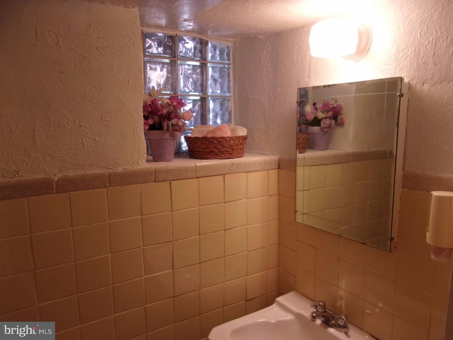 2745 Rhawn Street Philadelphia, PA 19152 - Photo 22 of 24 Bathroom