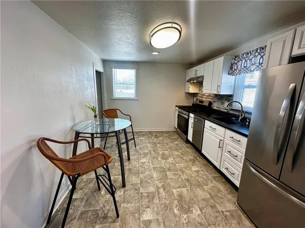 $1,700 | 710 Locust Street, Unit 708, Bridgeville, PA 15017