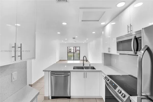 $2,300 | 7668 Southwest 152nd Avenue, Unit 2211, Miami, FL 33193